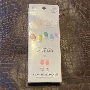 🆕 DASHING DIVA Glaze Semi-Cured Gel Nail Strips
